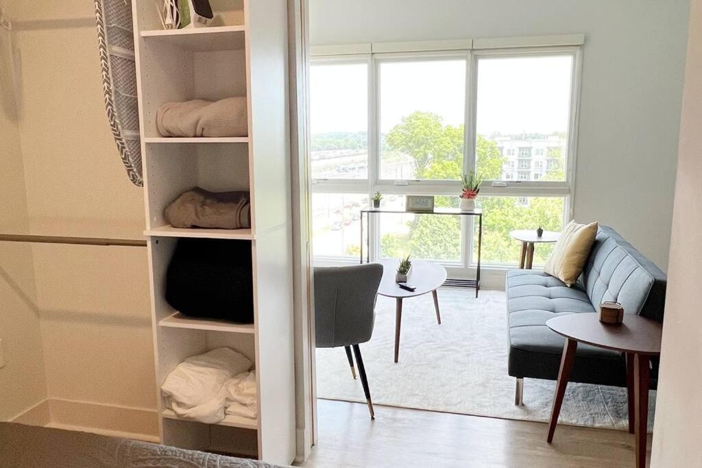 Studio Apartment, Queen Bed, Wifi, Kitchen, Washer & Dryer In Charlotte Exterior foto