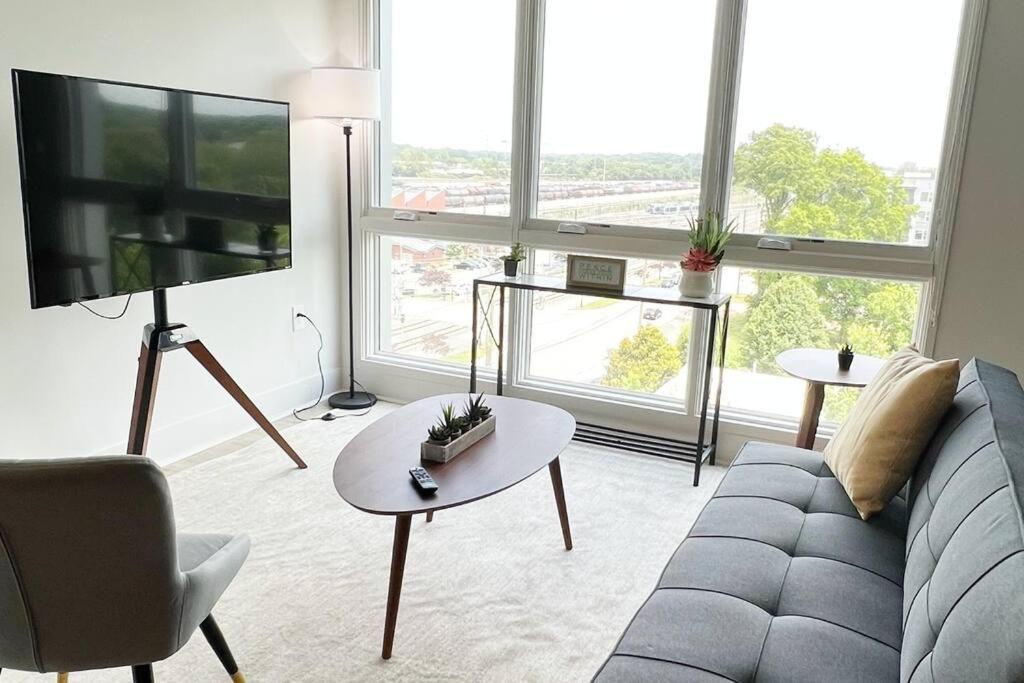 Studio Apartment, Queen Bed, Wifi, Kitchen, Washer & Dryer In Charlotte Exterior foto