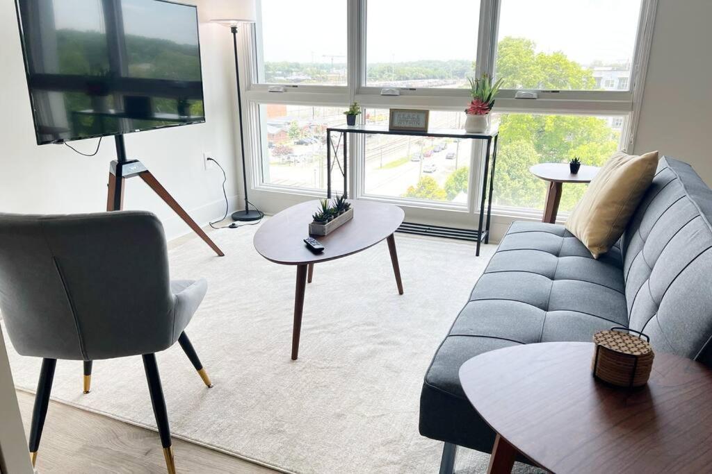 Studio Apartment, Queen Bed, Wifi, Kitchen, Washer & Dryer In Charlotte Exterior foto