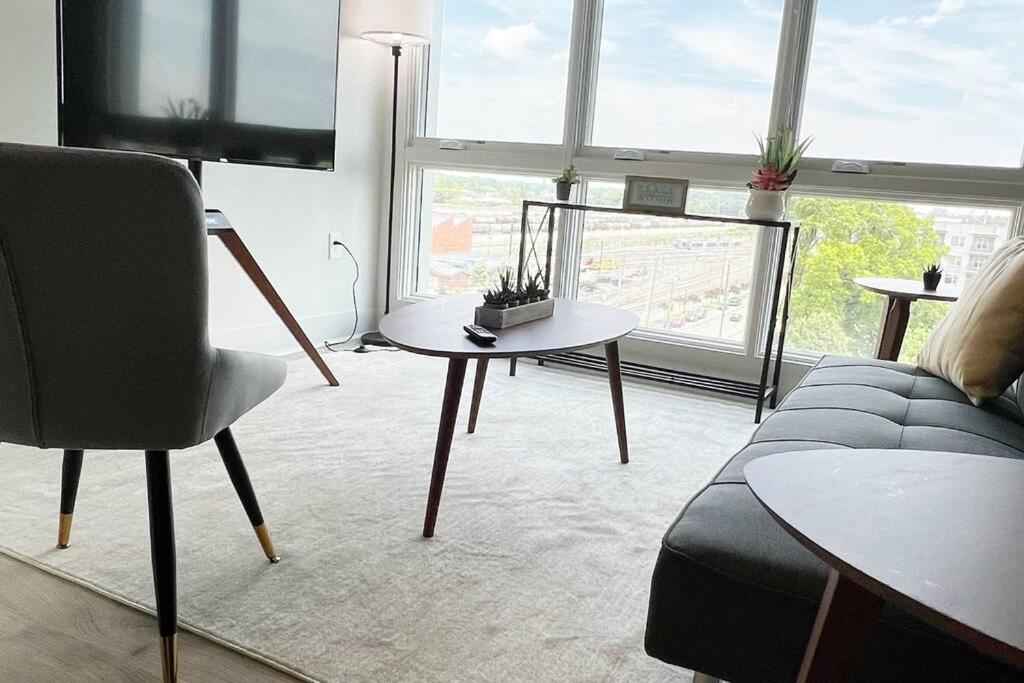 Studio Apartment, Queen Bed, Wifi, Kitchen, Washer & Dryer In Charlotte Exterior foto